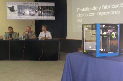 Alumnos de Dise�o Industrial desarrollaron una impresora 3D