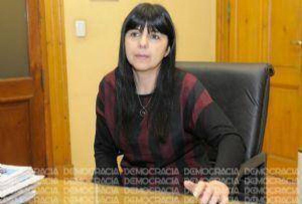 Asumi� la juninense Laura Esper como diputada nacional en reemplazo de Oca�a