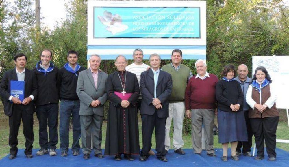 La Virgen que exuda aceite tiene su santuario