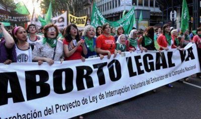 Diputados presentan iniciativa para despenalizar el aborto