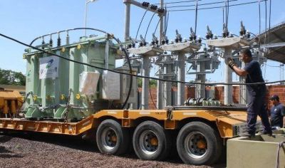  Llegan importantes transformadores para los nuevos centros de distribuci�n en esta capital