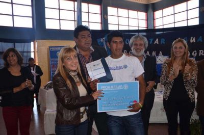 Joven de Jagu� es el primer riojano beneficiario de PROGRESAR