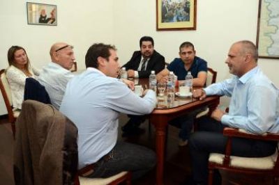 Buzzi habl� de viviendas y Precios Cuidados con la CGT