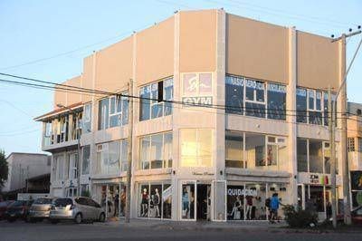 La avenida Constituci�n, un centro comercial que no para de crecer