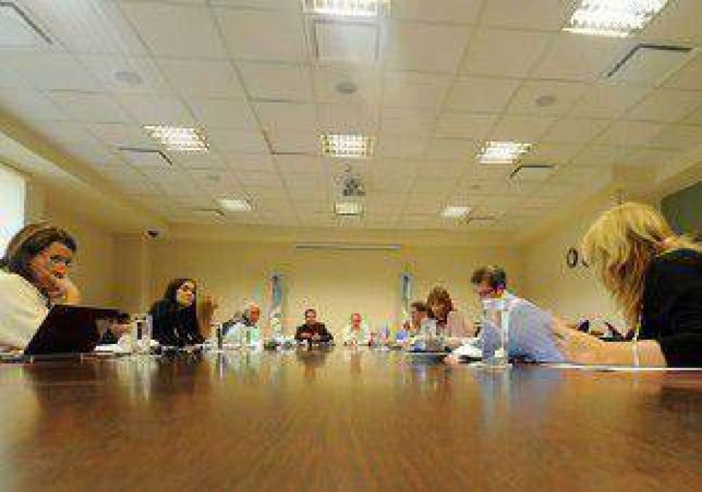 La Legislatura ya discute los tres presupuestos 