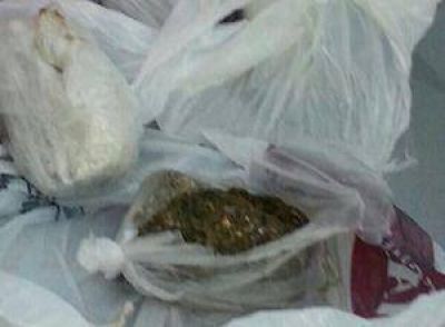  En la hu�da, presunto narco arroj� la droga