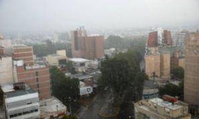 Suspenden las clases y el transporte en espera de una gran tormenta para este lunes