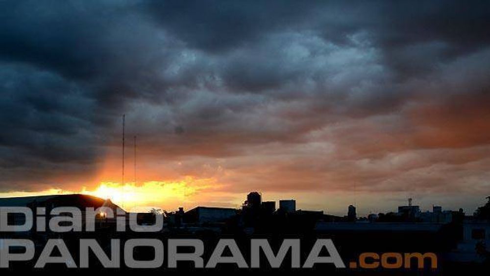 La inestabilidad clim�tica dej� una inusual postal en Santiago