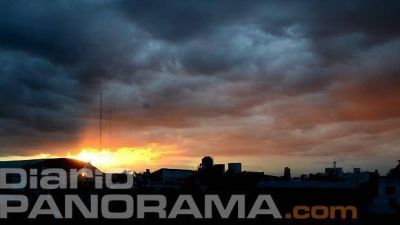 La inestabilidad clim�tica dej� una inusual postal en Santiago