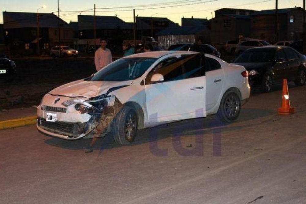 Conductora herida tras impactar a un remis