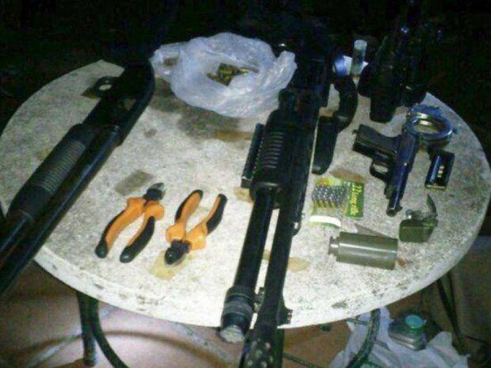 Un arsenal para desalojar a ind�genas