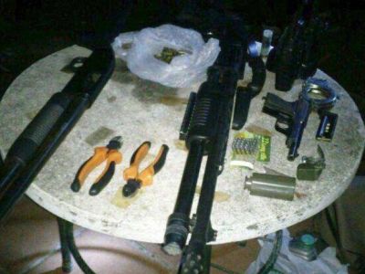 Un arsenal para desalojar a ind�genas