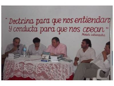 �En este pa�s sobran los candidatos y faltan dirigentes�, consider� Rogel