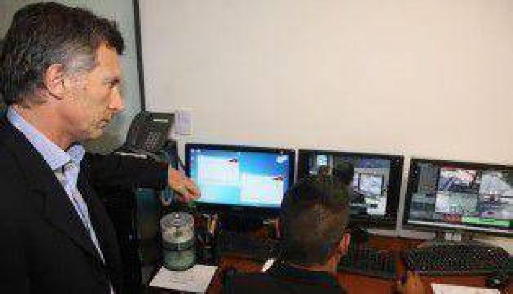 El macrismo apuesta al contacto telef�nico con vecinos para 2015