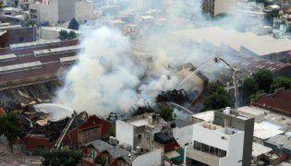 Postergan el homenaje a los bomberos fallecidos en Barracas