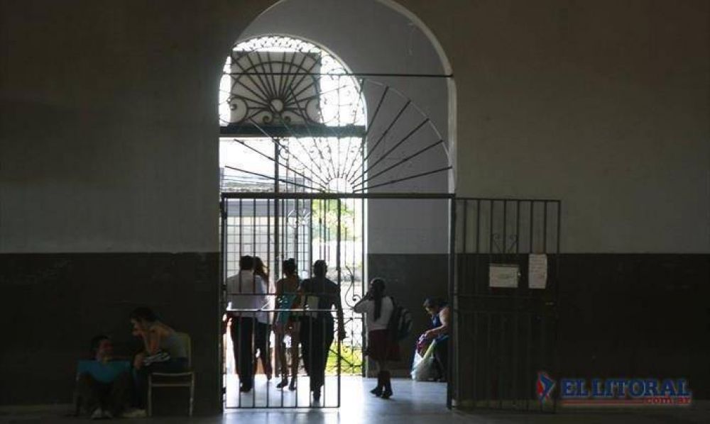 Sin luz y sin agua, interrumpieron las clases en el Colegio Hip�lito Yrigoyen