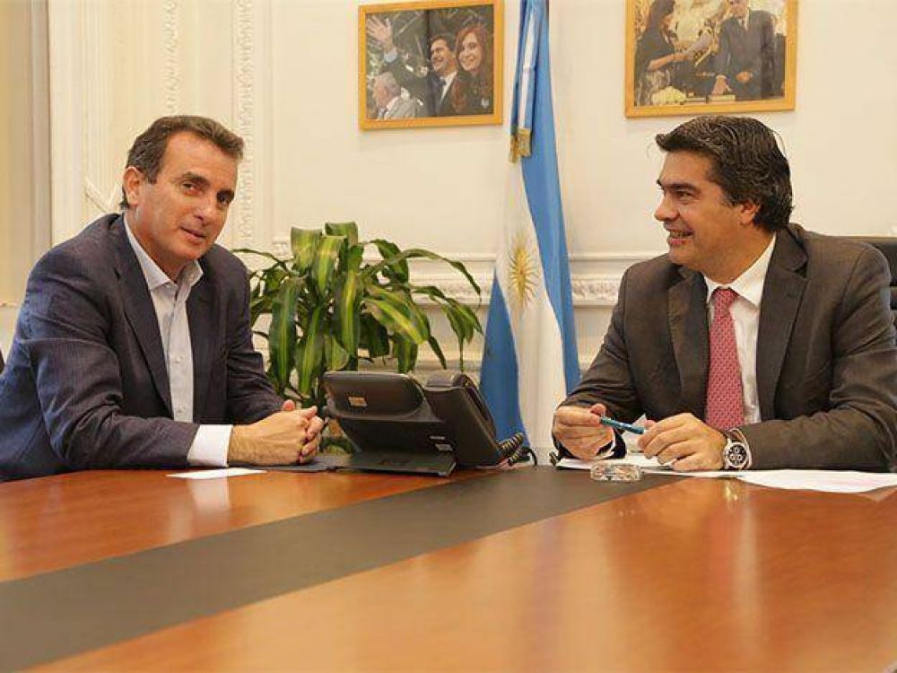 Con el acuerdo docente en el bolsillo, P�rez se reuni� con Capitanich por fondos para impulsar obra p�blica