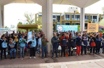 El Gobierno suspendi� la paritaria con los gremios y se tensa el conflicto