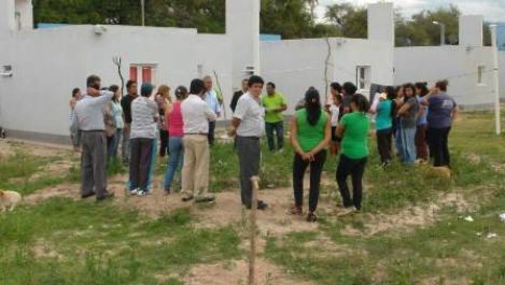 Denuncian al IPV por viviendas defectuosas entregadas en Bel�n