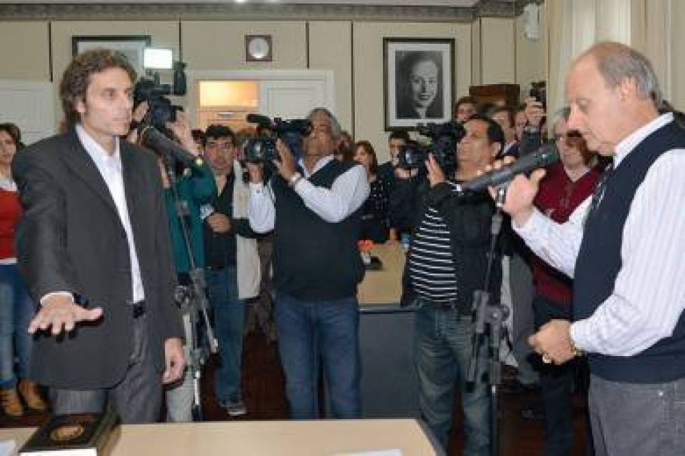 Asumieron nuevos funcionarios municipales