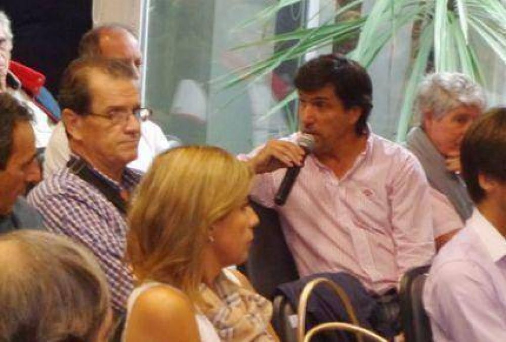 Integrantes del MORENA de la V Secci�n de la UCR se reunieron en Tandil