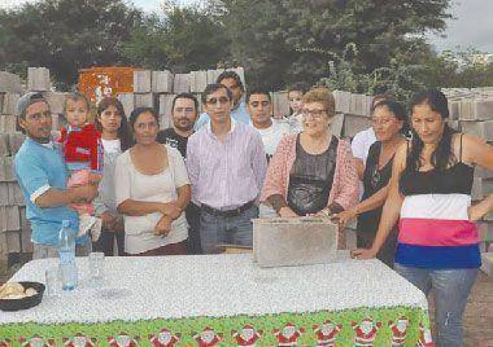 Completan la entrega de bloques para barrios