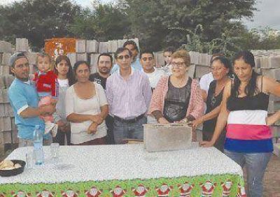Completan la entrega de bloques para barrios