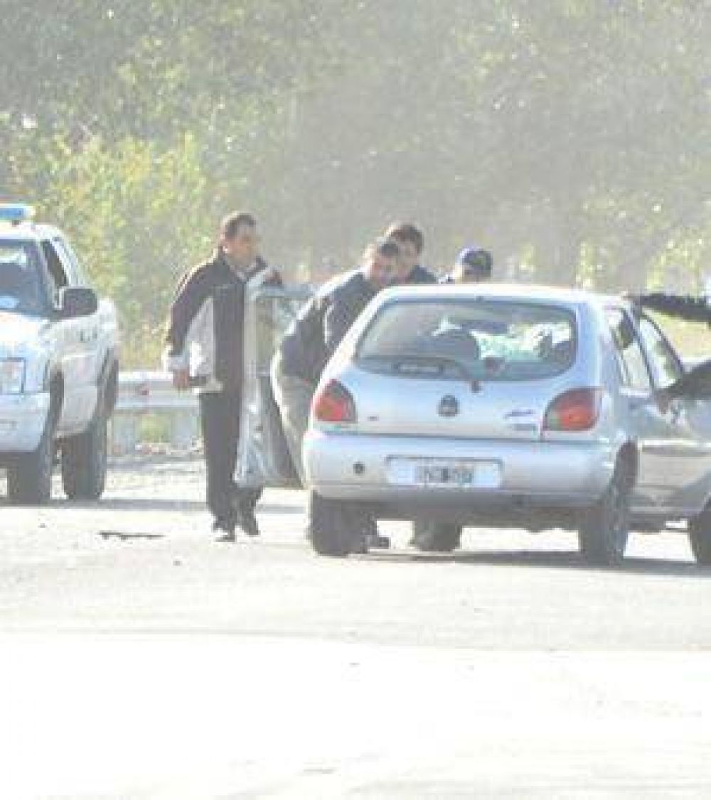 Motociclista grave al ser embestido por una mujer