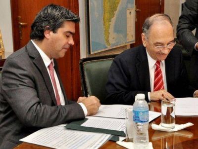 El Chaco firm� con Naci�n el acuerdo por el congelamiento de la tarifa energ�tica