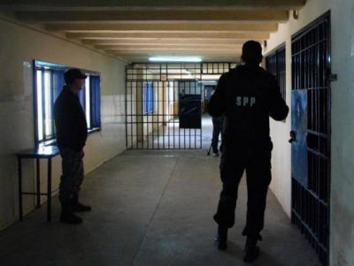 La lluvia trajo serias complicaciones al penal de Roca