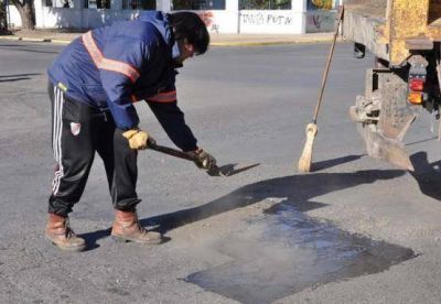 Prosigue la reparaci�n de calles pavimentadas en el casco urbano
