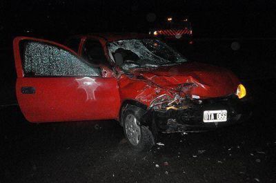 Dos heridos en fuerte choque por alcance entre auto y cami�n