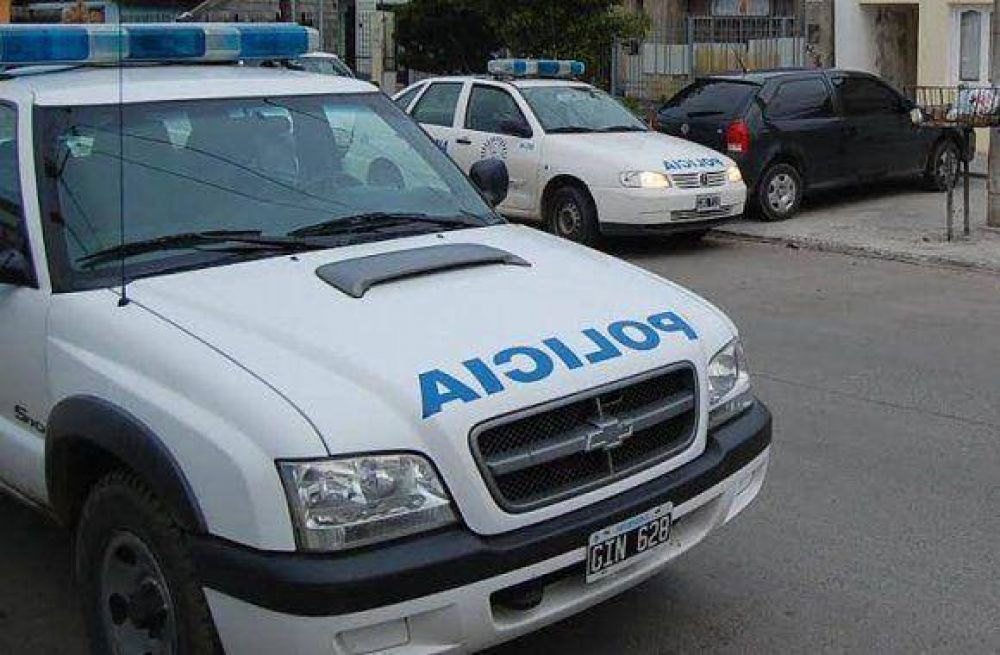 Violento enfrentamiento entre delincuentes, vecinos y polic�as