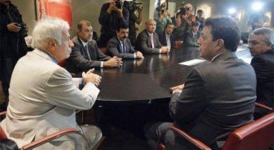 Massa, en C�rdoba con De la Sota, breg� por construir una agenda de trabajo com�n
