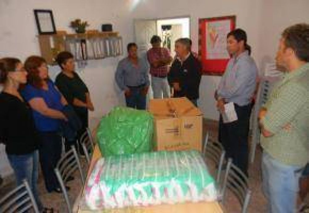 Concejales donaron insumos al Hospital de Gobernador Castro