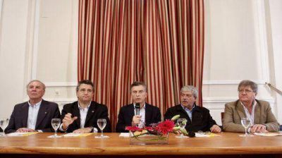 Macri le propone al campo eliminar las retenciones a la exportaci�n