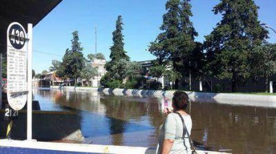 Luj�n: decenas de evacuados y se espera que el r�o supere los cuatro metros