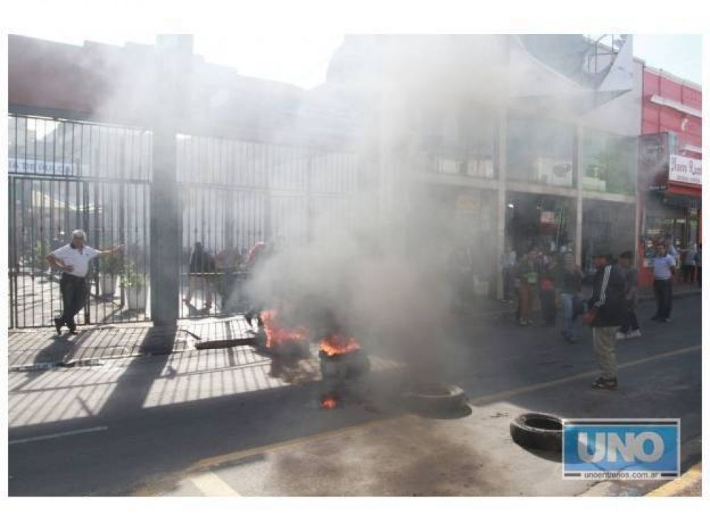 La comuna lleg� a un acuerdo con puesteros del Mercado de Pulgas