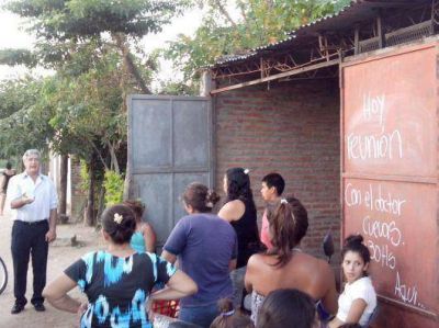 Cuevas transmiti� confianza a vecinos del barrio R�o Paran� sobre regularizaci�n de terrenos