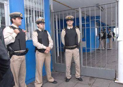 Allanan dependencia municipal y desbaratan el mercado negro de las licencias de conducir