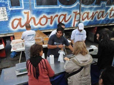 Asaltaron el cami�n de "Pescado para Todos" y huyeron con $15 mil