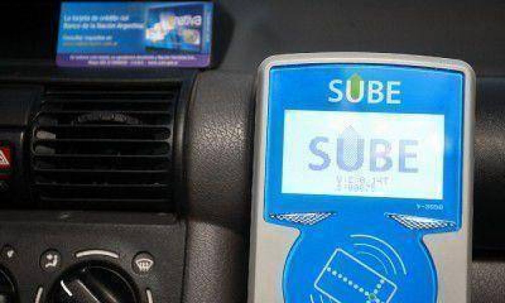 Instalaron equipos de la tarjeta Sube en diez taxis para probar su funcionamiento