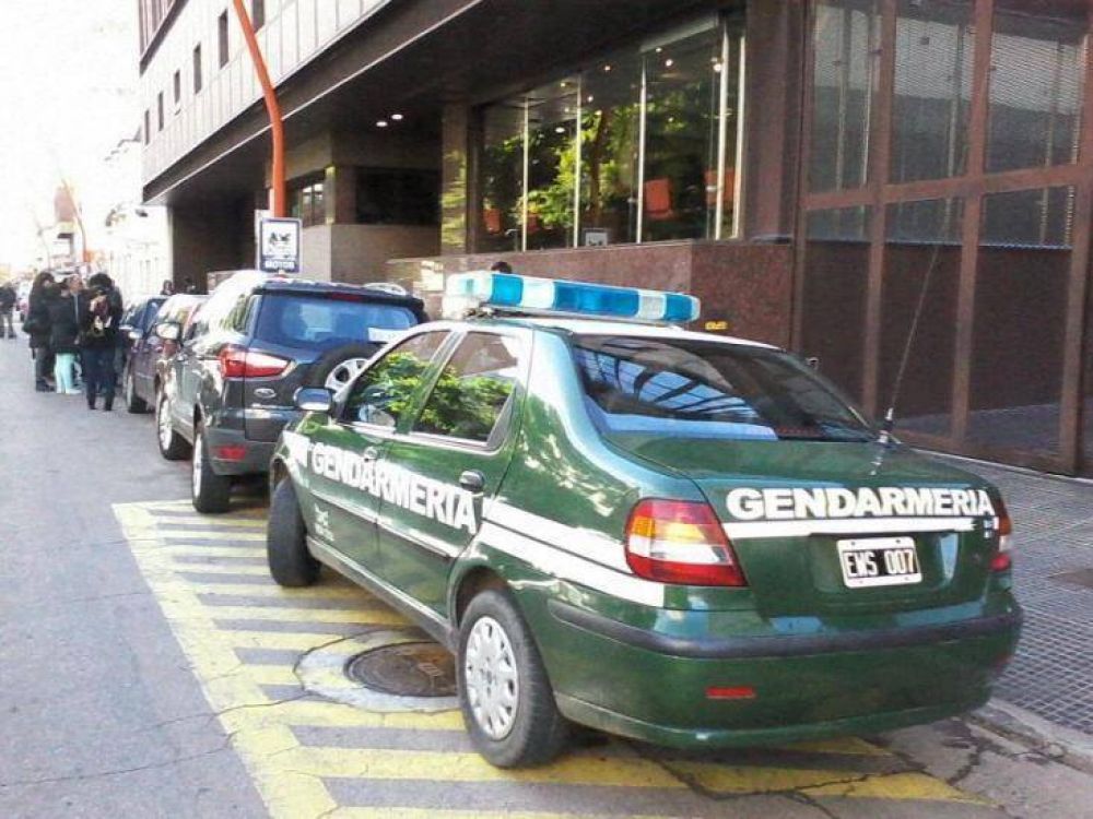 Allanamiento en La Nueva Provincia: secuestraron documentaci�n