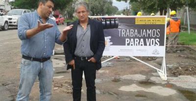 Comenz� un intenso plan de asfaltado en la Capital
