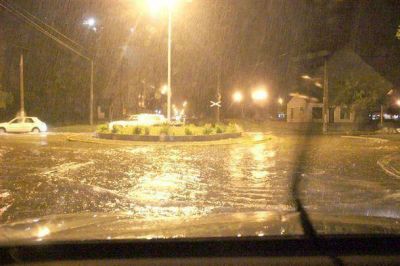 Fue intensa la lluvia en algunos pueblos del Partido y se produjeron problemas en caminos