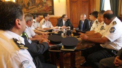 Alperovich recibi� a la c�pula policial y pidi� m�s empe�o en el trabajo