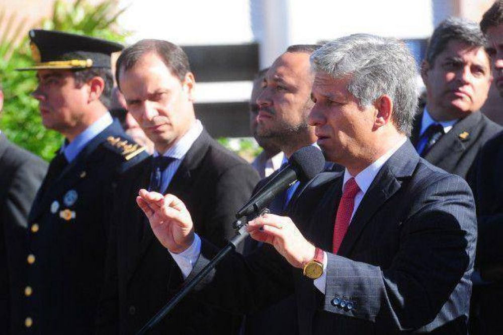 Comenz� el dictado de clases en el instituto de polic�a