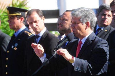 Comenz� el dictado de clases en el instituto de polic�a