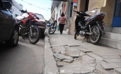 Sin m�s lugares para estacionar, Concepci�n resiste la invasi�n creciente de autos y motos