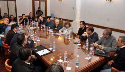 Eval�an c�mo ser� la asistencia para la reconstrucci�n